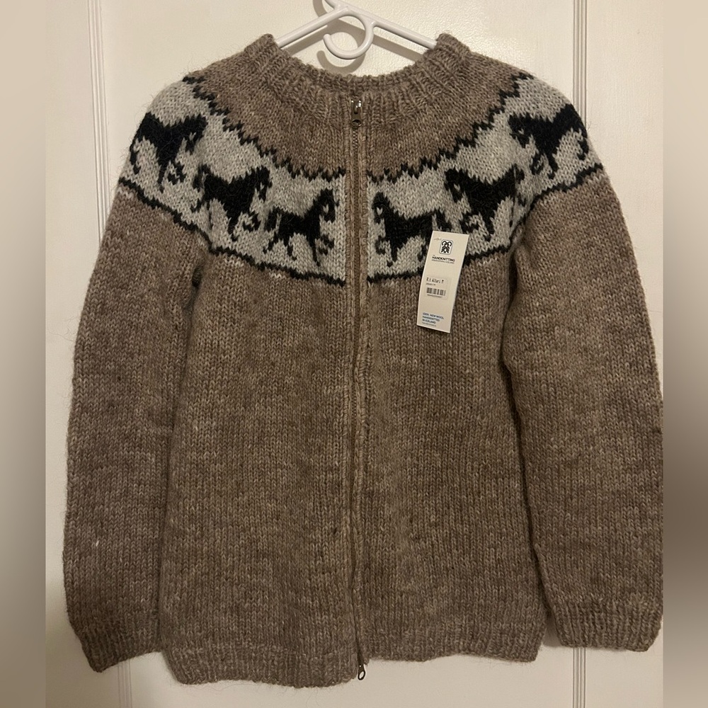 The Handknitting Association of Iceland Lopapeysa Sweater/Cardigan
